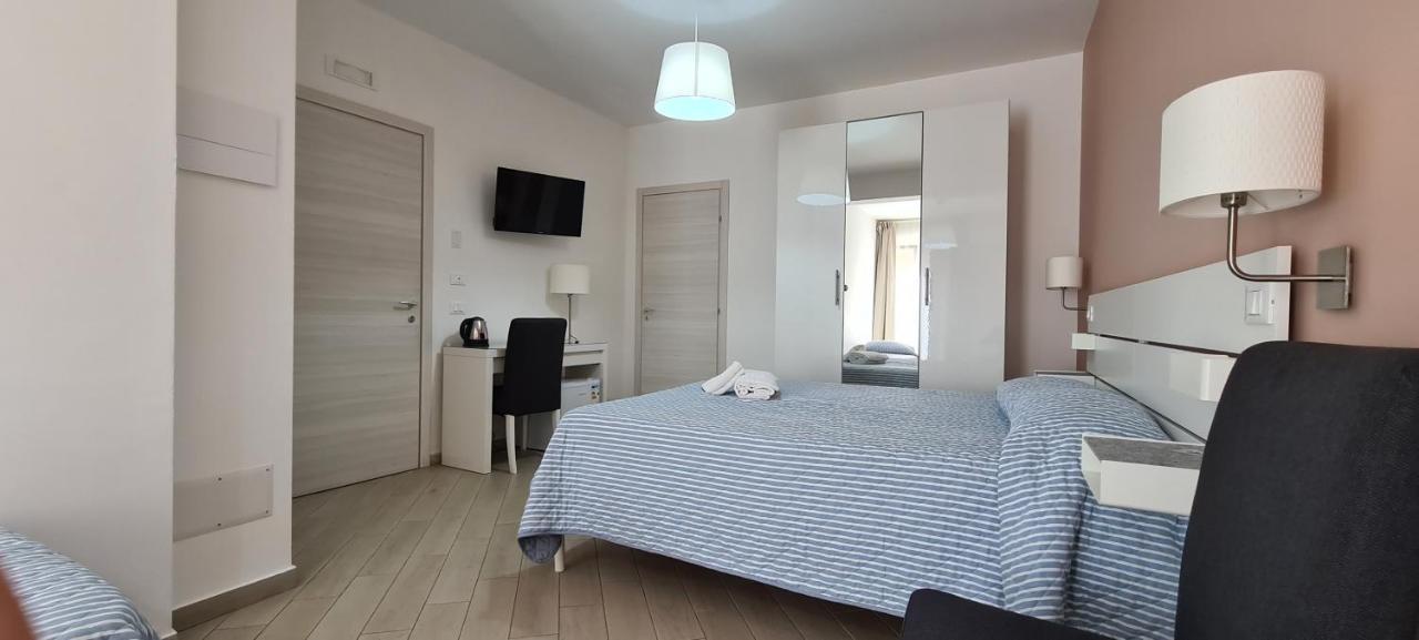 Belvedere Rent Rooms Campofelice Di Roccella Eksteriør bilde