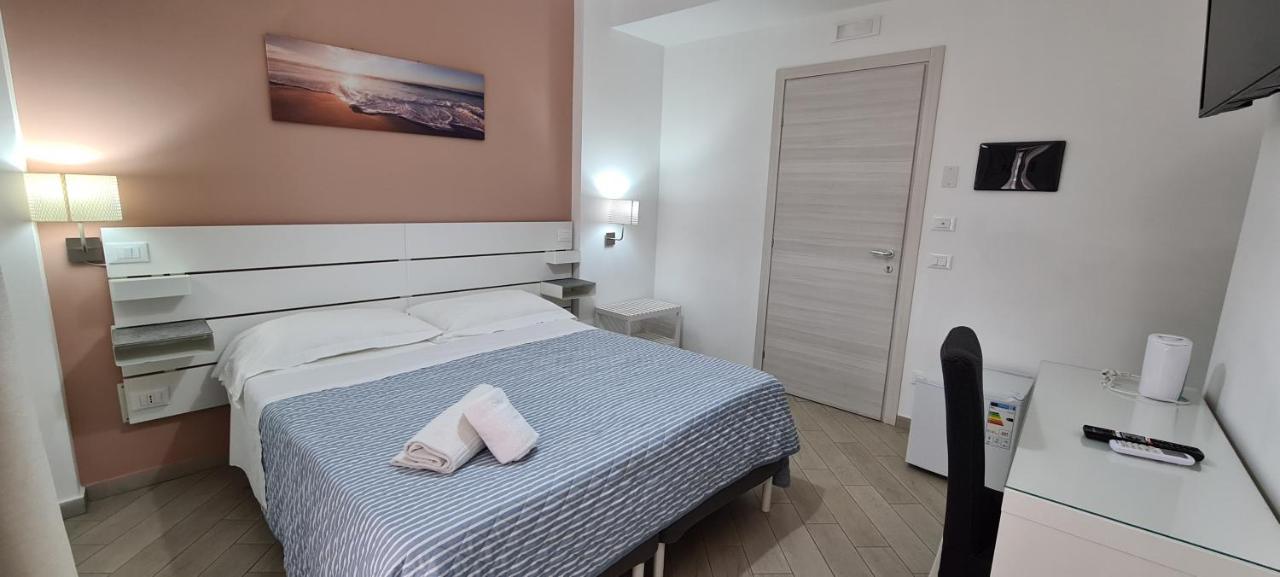 Belvedere Rent Rooms Campofelice Di Roccella Eksteriør bilde