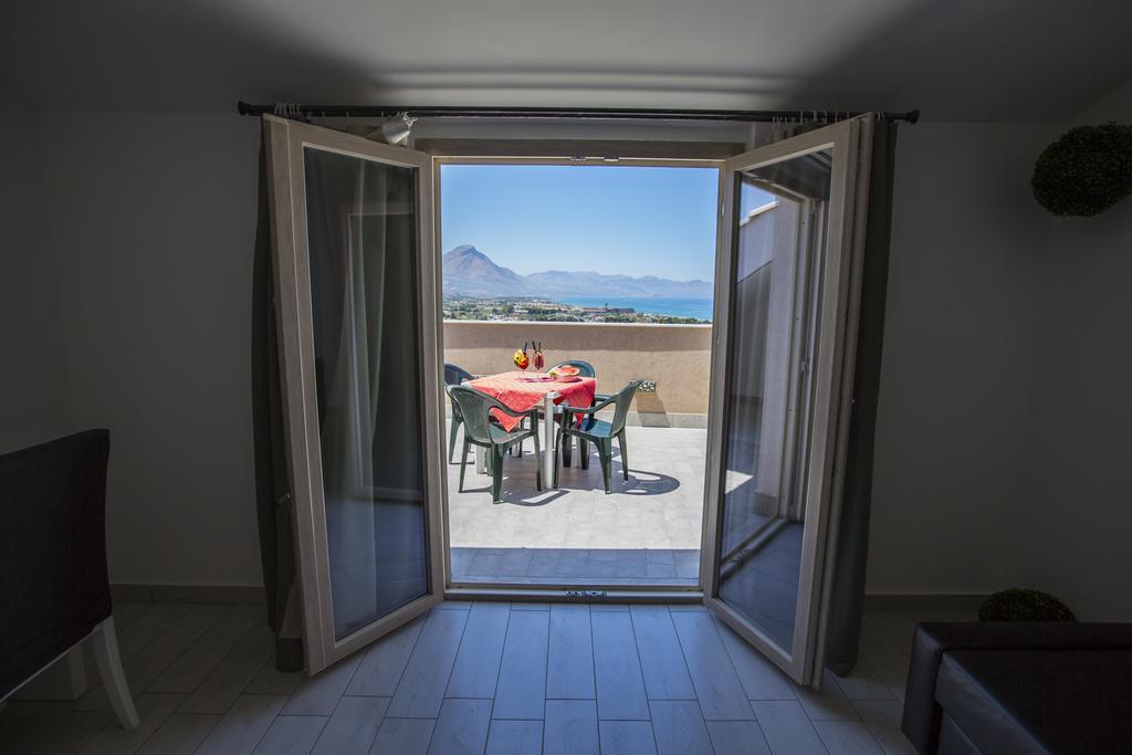 Belvedere Rent Rooms Campofelice Di Roccella Eksteriør bilde