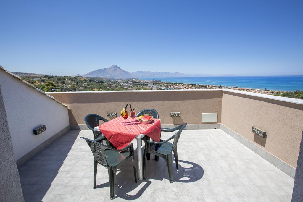 Belvedere Rent Rooms Campofelice Di Roccella Eksteriør bilde