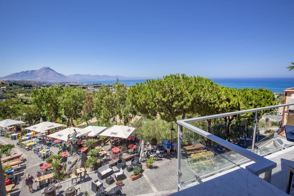 Belvedere Rent Rooms Campofelice Di Roccella Eksteriør bilde