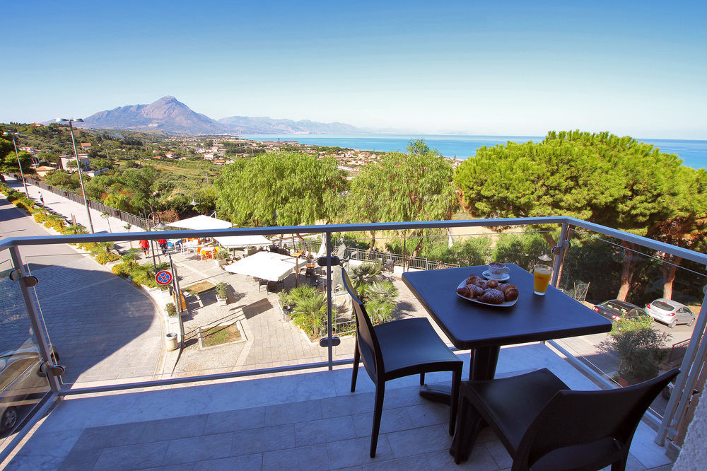Belvedere Rent Rooms Campofelice Di Roccella Eksteriør bilde