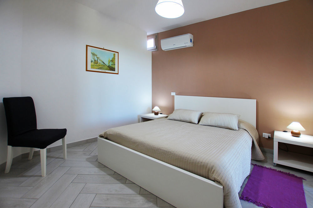 Belvedere Rent Rooms Campofelice Di Roccella Eksteriør bilde