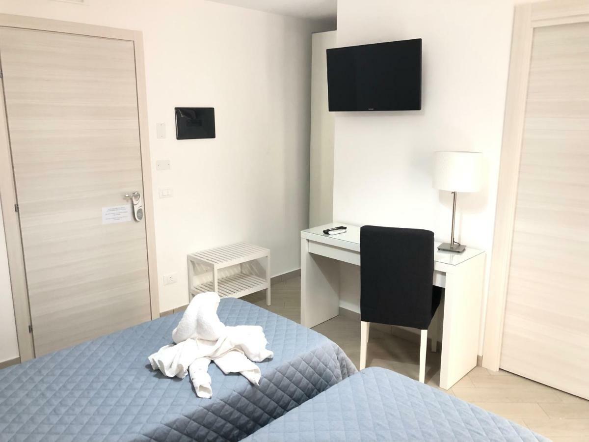 Belvedere Rent Rooms Campofelice Di Roccella Eksteriør bilde